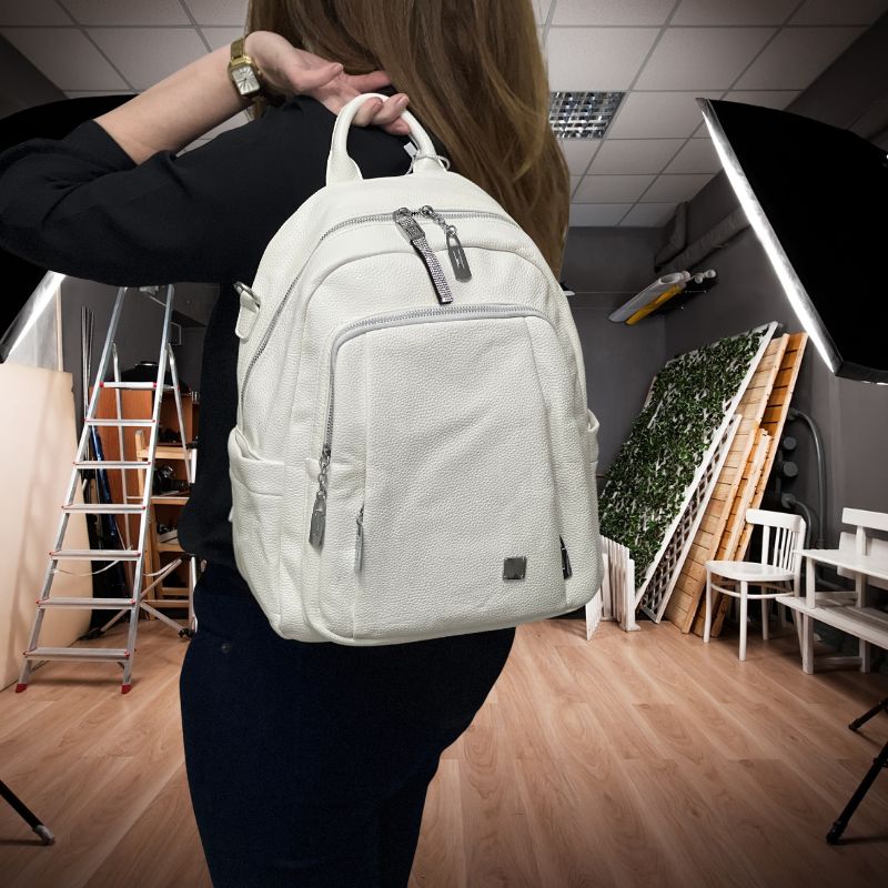 ghizdan tip rucsac alb pentru femei din piele vegana